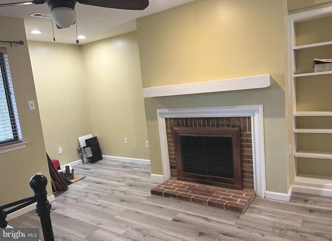 Building Photo - 204 Clover Hill Ct