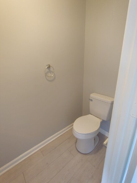 Building Photo - 29 Fonda Dr