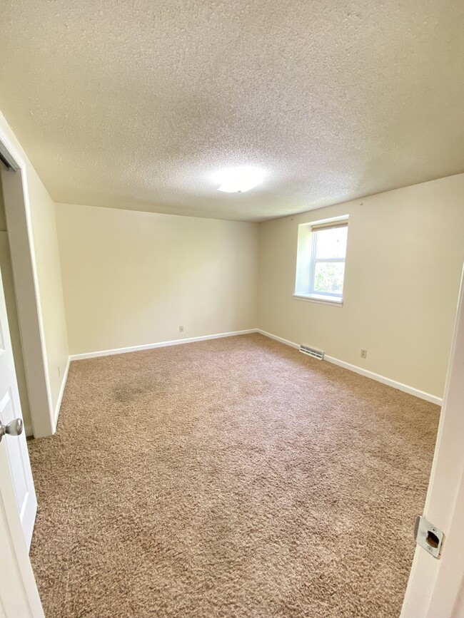 Building Photo - 4327 Ludwick Blvd
