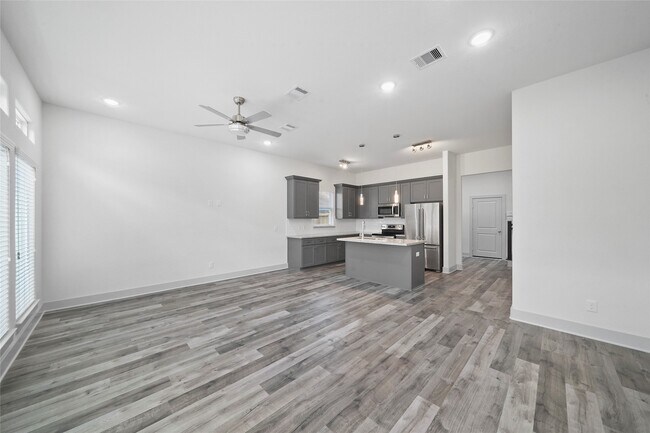 Building Photo - 7242 St Augustine St