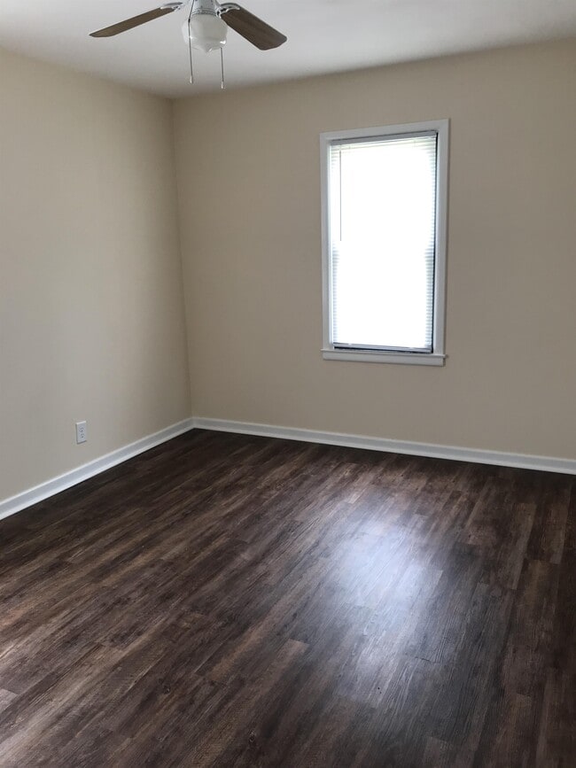 Building Photo - 503 Isern St