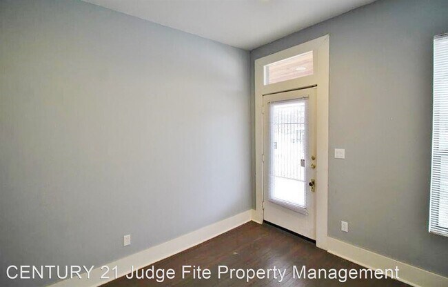 Building Photo - 908 N Marsalis Ave