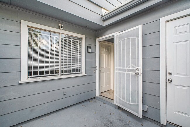 Building Photo - 11002 Hammerly Blvd