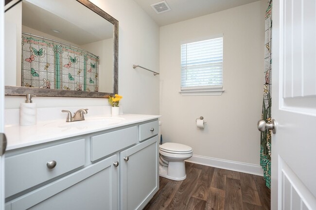 Building Photo - 2 Bed, 1.5 Bath Townhome in Downtown Easley is Available