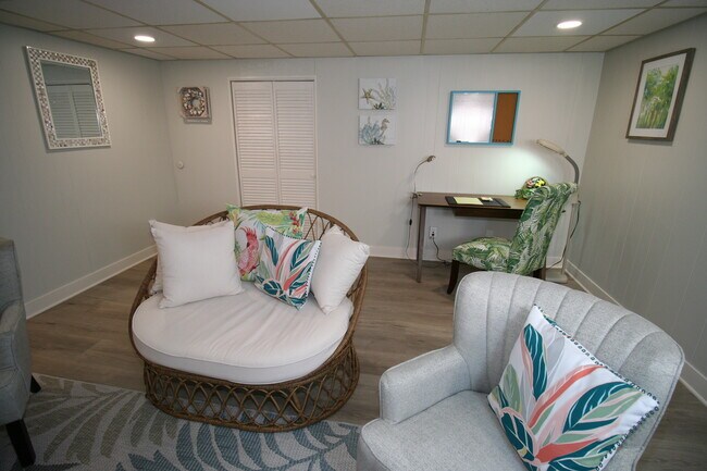 Building Photo - 1271 Bonnie Ln