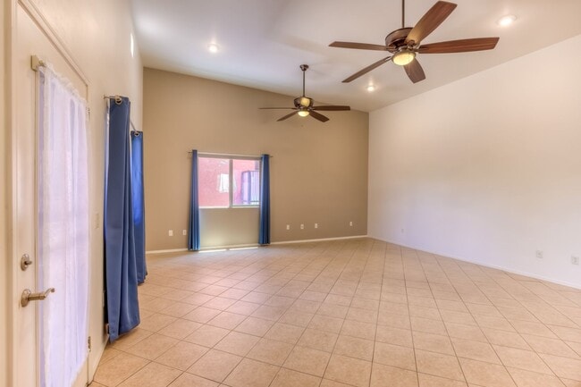 Building Photo - Eastside Barrio Style Home