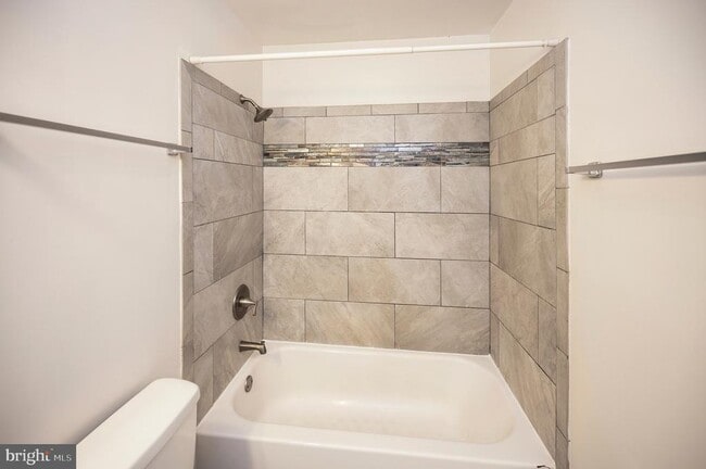 Building Photo - 455 Ridgemore St