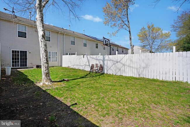 Building Photo - 16 High Meadows Dr