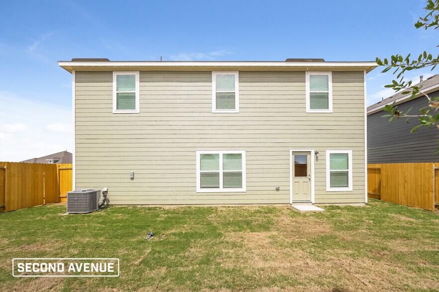 Building Photo - 9621 Teton Vis Dr