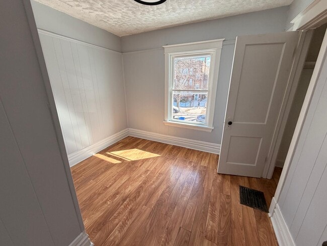 Building Photo - 7840 S Saginaw Ave