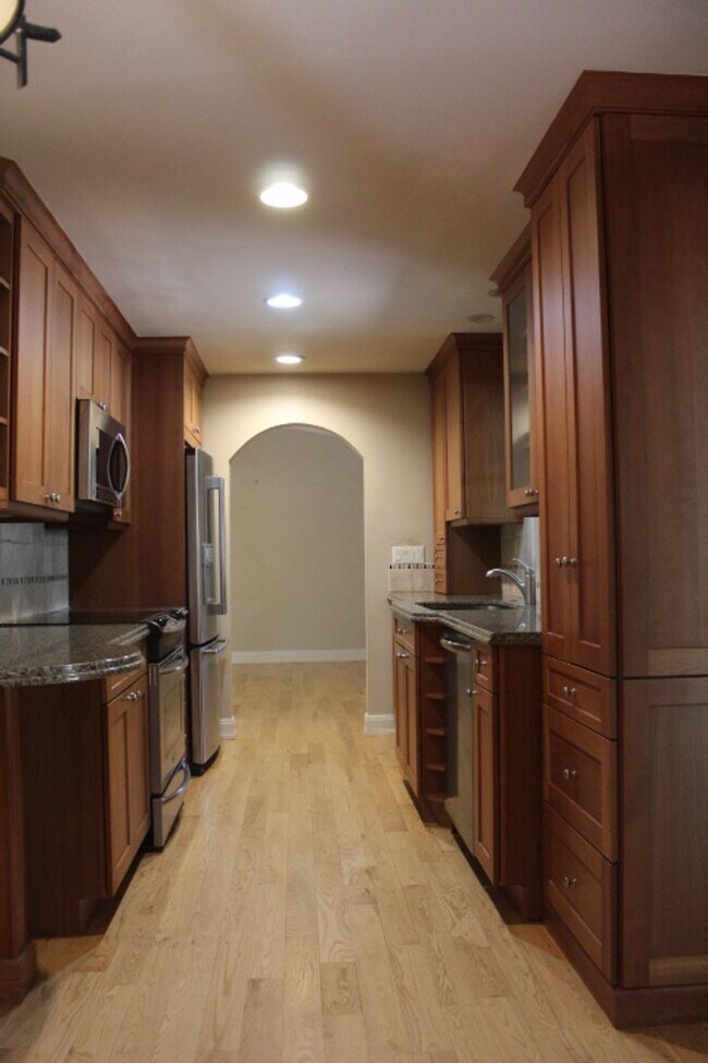 Building Photo - Gorgeous 2 Story Home in Columbine West!