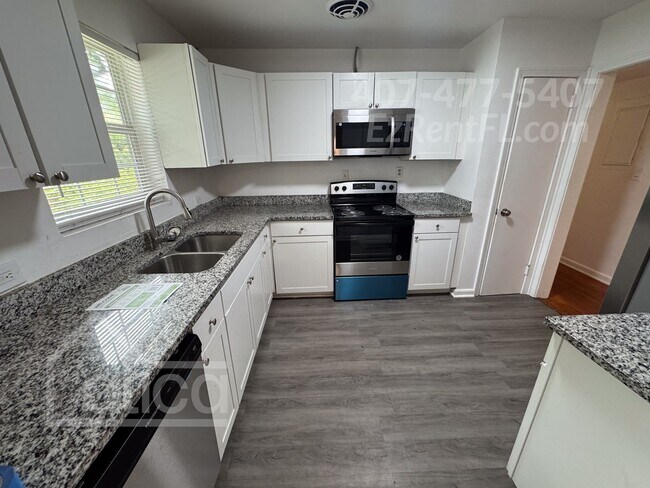 Building Photo - Coming Soon – Charming & Convenient 3-Bedr...