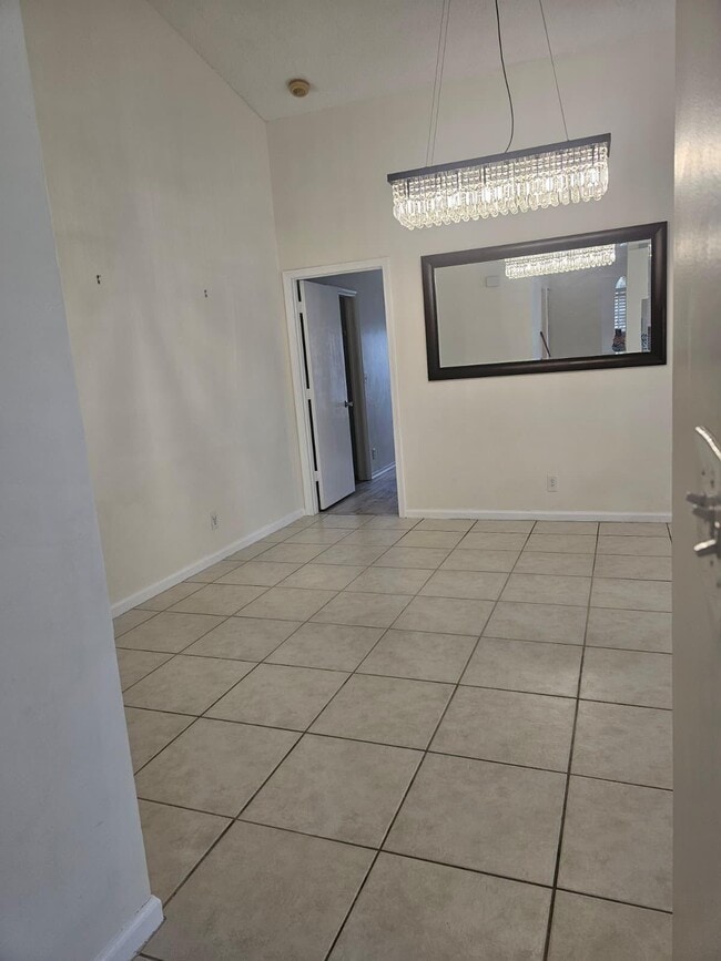 Building Photo - 5220 Rosen Blvd