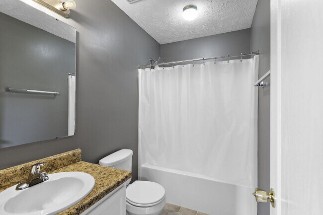 Building Photo - Purple Door Home in Raeford