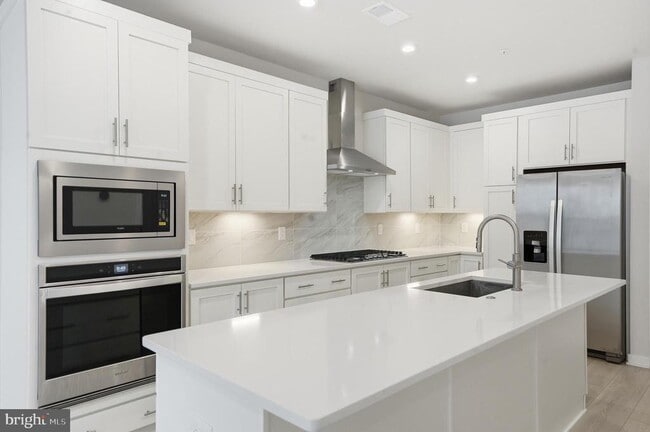 Building Photo - 7488 Backett Wood Ter