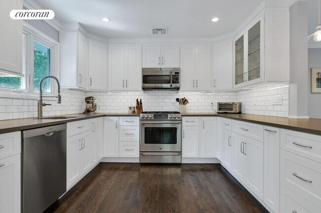 Building Photo - 94 Ridge Rd W