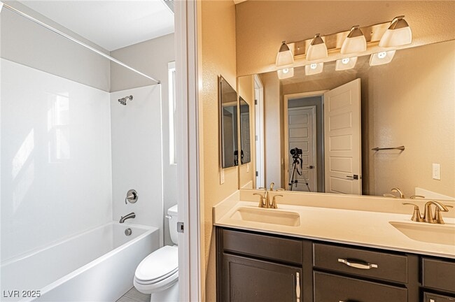 Building Photo - 6465 Farness St