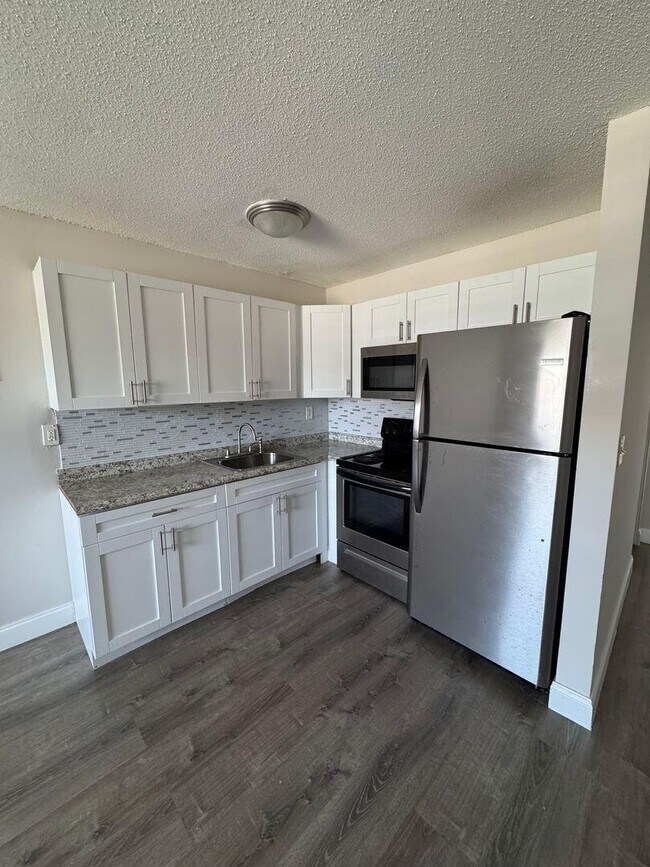 Building Photo - 2716 Vandiver Dr