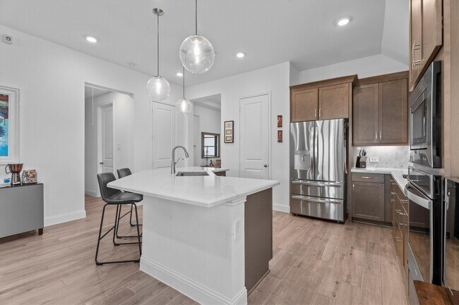 Building Photo - 15726 Rosemary Hl Ln