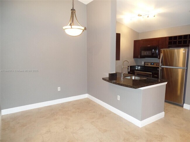 Building Photo - 2820 N Oakland Forest Dr