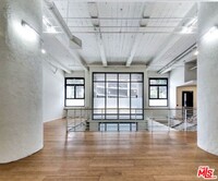 Building Photo - 330 W 11th St