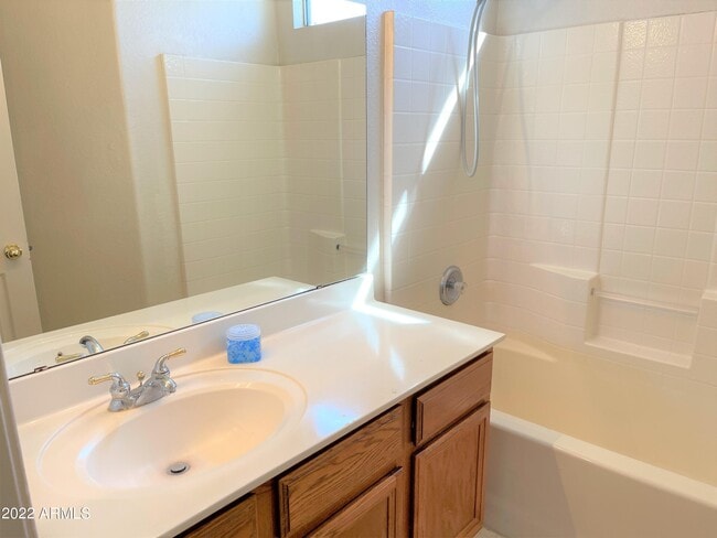 Building Photo - 1691 E Park Ave