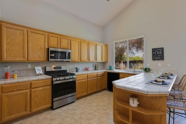 Building Photo - The home we have been looking For !