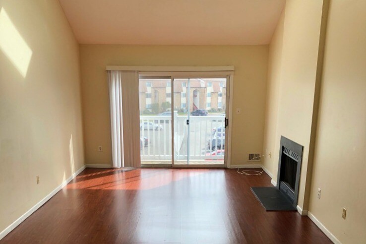 Living -Dining with balcony - 1205 Jesse Way