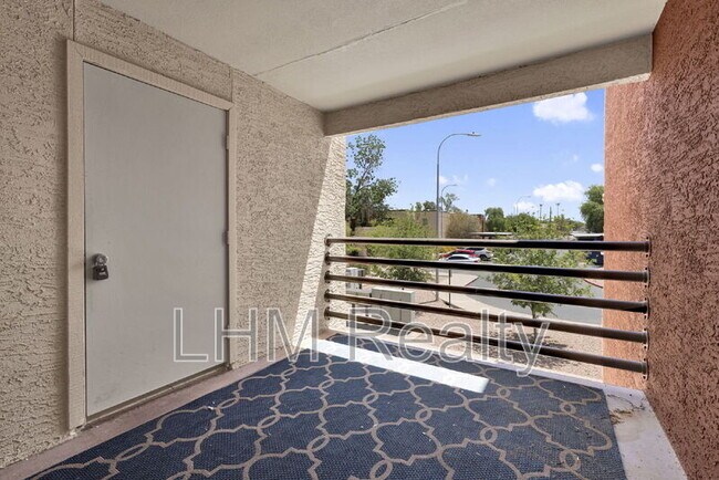 Building Photo - 1340 N Recker Rd