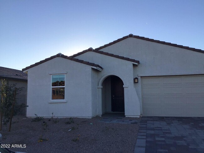 Primary Photo - 691 S Silvercreek Pl