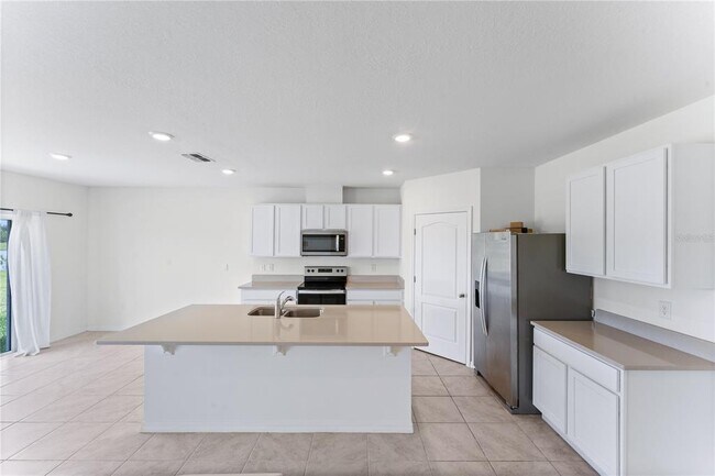 Building Photo - 5038 Foxglove Cir