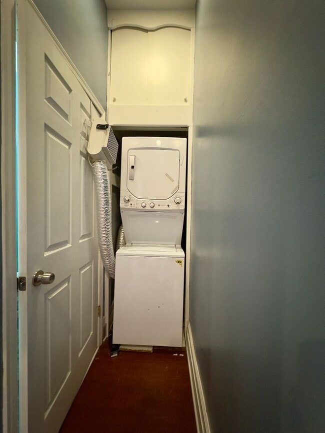 Building Photo - Charming 2 Bedroom/2 Bathroom Apartment in Bolton Hill, MD!