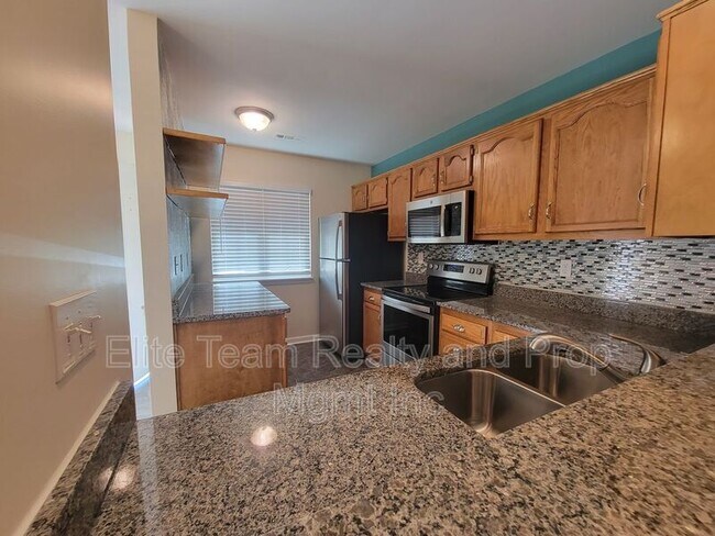Building Photo - 3811 Mosscroft Ln