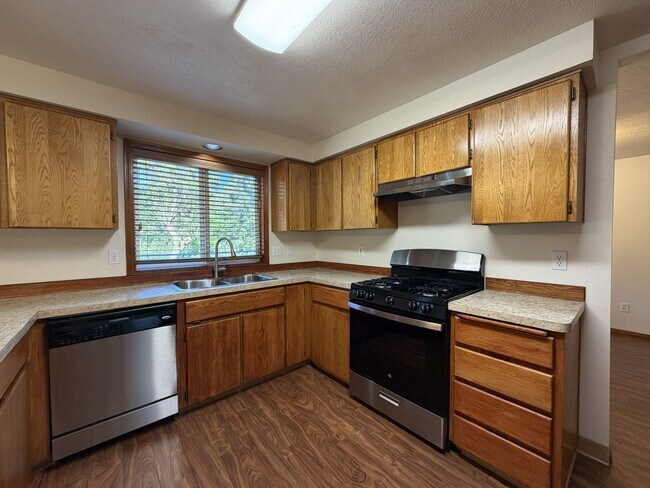 Building Photo - 5505 SW 149th Ave