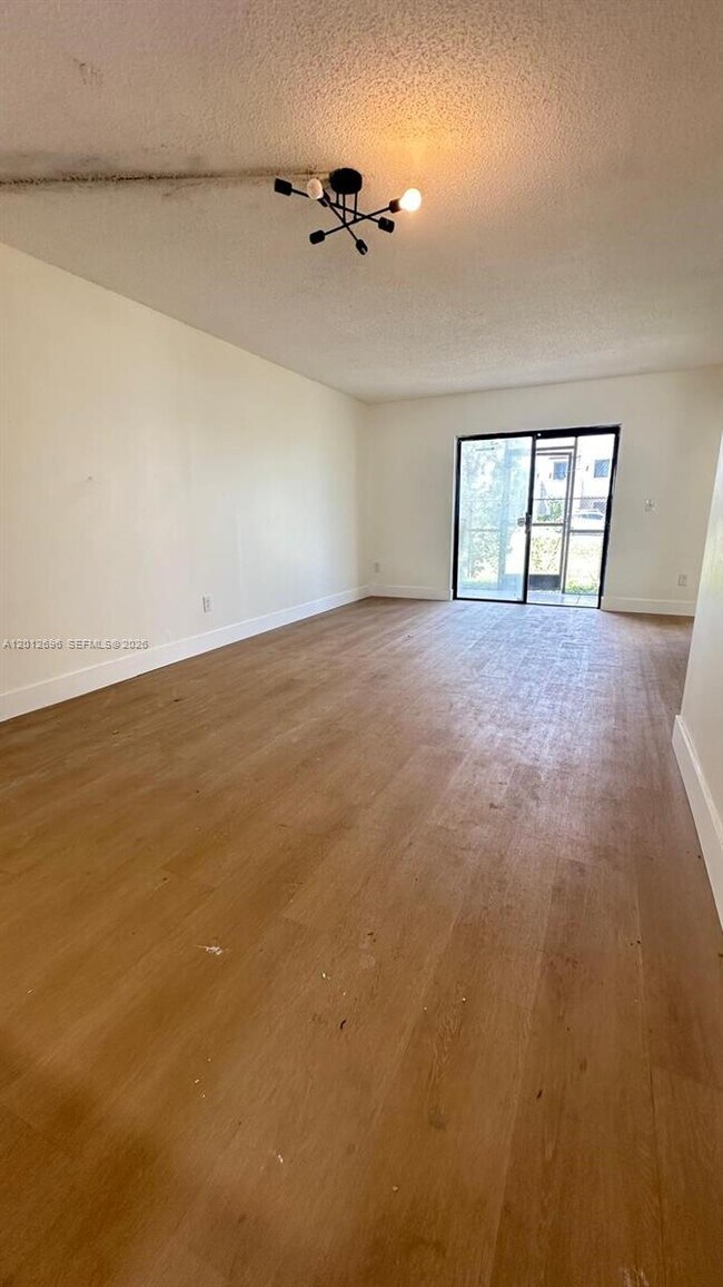 Building Photo - 901 NE 209th Terrace