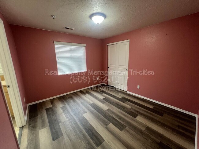 Building Photo - 8013 W 5th Ave