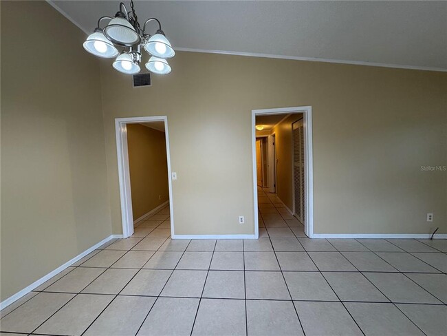 Building Photo - 359 Chaucer Ct