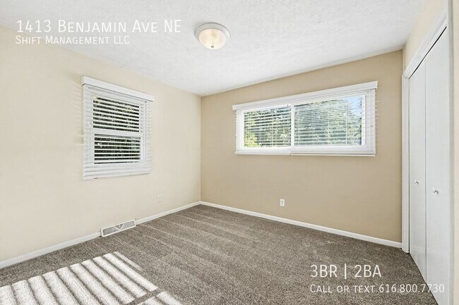 Building Photo - 1413 Benjamin Ave NE
