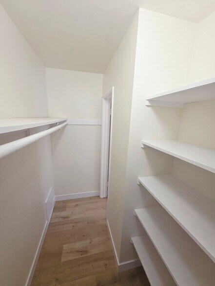 Building Photo - 1123 Linden Ave