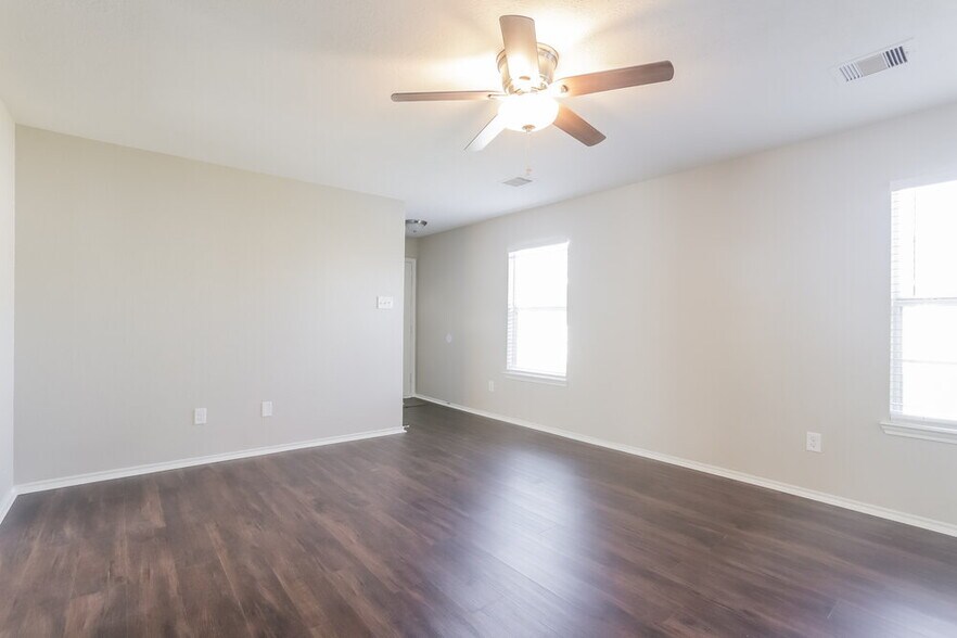 Building Photo - 20619 Tayman Oaks Dr