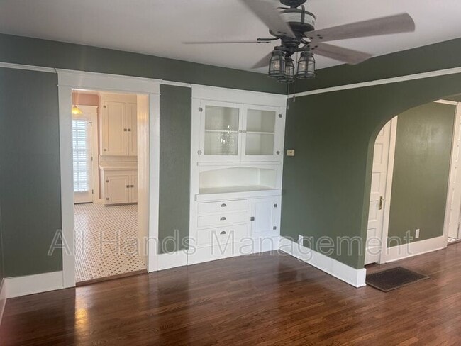 Primary Photo - 4116 E 5th St