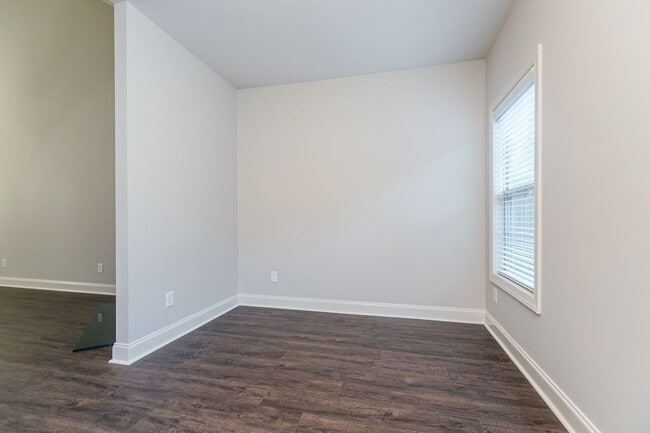 Building Photo - 950 Erika Ln