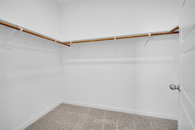 Building Photo - 4000 Richmar Butte Ave