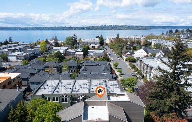 Building Photo - 337 2nd Ave S