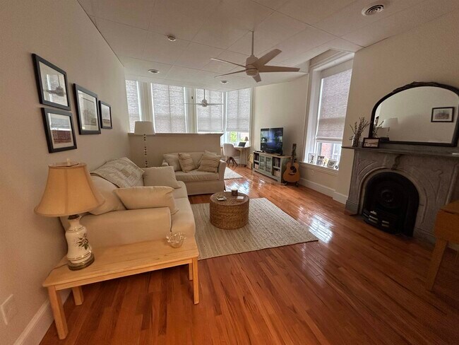 Building Photo - 163 Water St