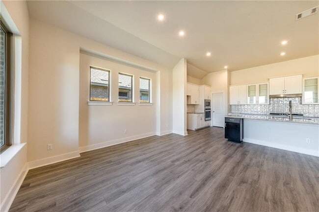 Building Photo - 844 Paseo de Castana Wy