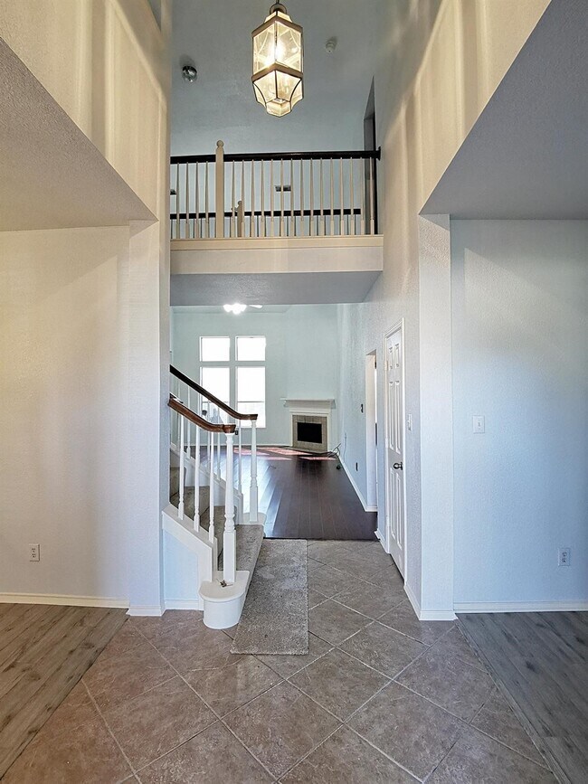 Building Photo - 3527 Hera Dr