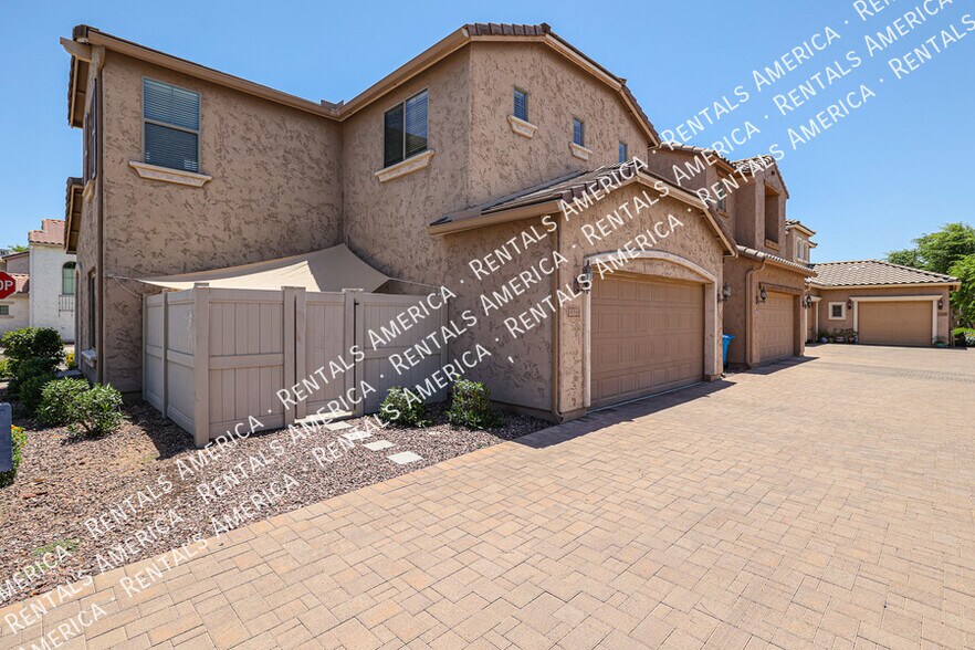 Building Photo - 2127 W Monte Cristo Ave