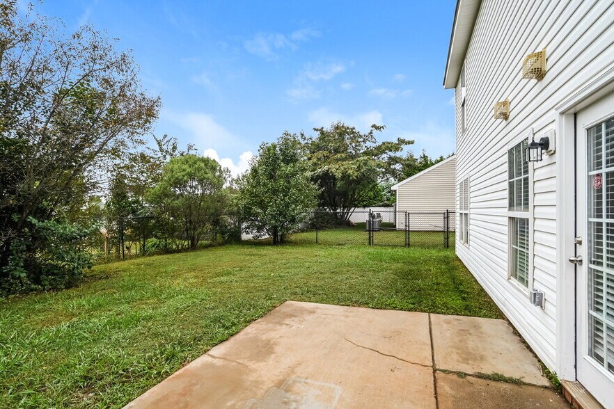 Building Photo - 8504 Stoneman Pl