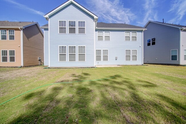 Building Photo - Gorgeous 4 BR, 3BA, Home with Loft, and 2 ...